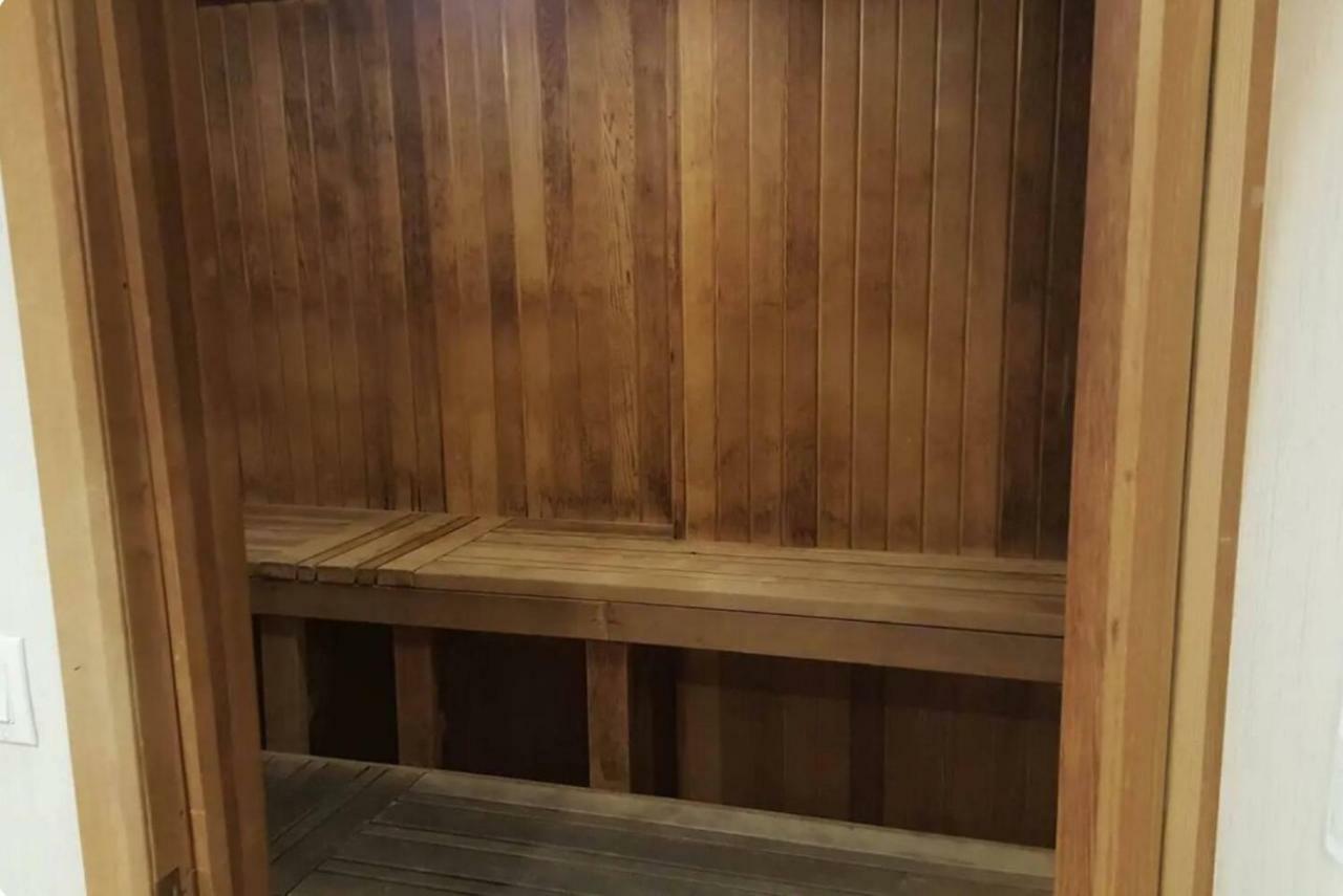 30 Off Lake View Property Heart Of Downtown トロント エクステリア 写真